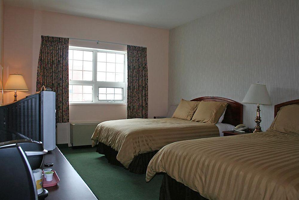 Edgewater Hotel