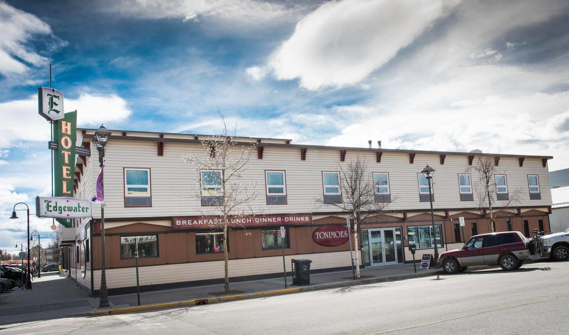 Edgewater 4* Whitehorse